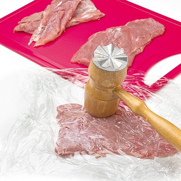 Recetas-para-preparar-con-carne-de-cerdo-Solomillo-de-cerdo-a-la-plancha-con-queso-idiazabal-guarnicion-de-cebollas-y-zanahorias-Razas-Porcinas